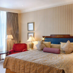 Гостиница InterContinental Kyiv комната для гостей