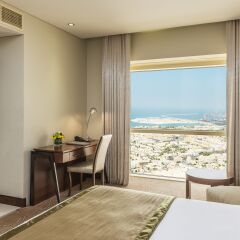Millennium Plaza Hotel 5* Улучшенный номер с различными типами кроватей