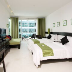Отель The Old Phuket - Karon Beach Resort 4* Улучшенный номер с различными типами кроватей фото 7