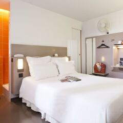 Отель Libertel Canal Saint Martin 3* Вилла