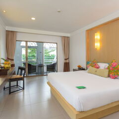 Отель Sawaddi Patong Resort & Spa 4* Улучшенный номер с различными типами кроватей фото 2