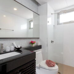 Апартаменты G1 Serviced Apartment Kamala Beach ванная фото 3