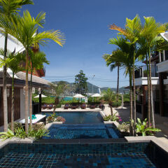 Отель Baan Yin Dee Boutique Resort переливной бассейн