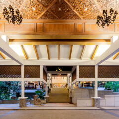 Отель Thavorn Beach Village Resort & Spa Phuket интерьер отеля