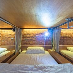 Siam Plug In The Gallery Hostel Кровать в общем номере
