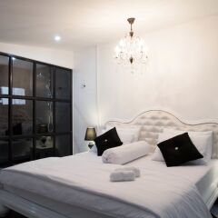 Meroom Hotel 3* Номер Делюкс с различными типами кроватей
