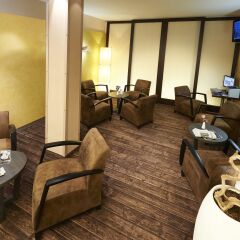 GHOTEL hotel & living München-Nymphenburg вестибюль отеля
