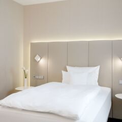 Отель NH Collection Frankfurt City 4* Стандартный номер с различными типами кроватей фото 3