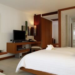 Отель La Flora Resort Patong 5* Номер Делюкс фото 4