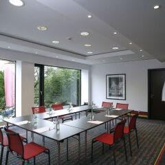 Photo of Holiday Inn Munich - Leuchtenbergring