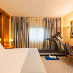 Отель TRYP Barcelona Apolo Барселона комната для гостей фото 16