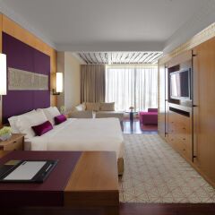 The H Hotel, Dubai 5* Номер категории Премиум с различными типами кроватей