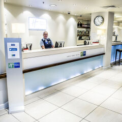 Отель Holiday Inn Express Manchester CC - Oxford Road вестибюль