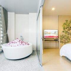Отель Ramada by Wyndham Phuket Deevana Patong Полулюкс с различными типами кроватей фото 2