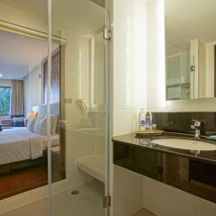 Отель Novotel Phuket Vintage Park ванная