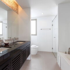Апартаменты The Regent Phuket Serviced Apartment Kamala Beach ванная фото 4