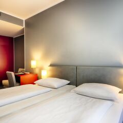 Select Hotel Berlin Gendarmenmarkt 4* Улучшенный номер с двуспальной кроватью