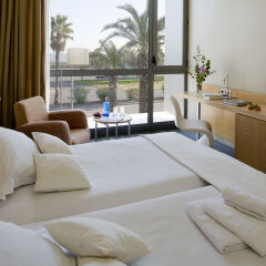 Отель Occidental Atenea Mar - Adults Only 4* Улучшенный номер с различными типами кроватей фото 4