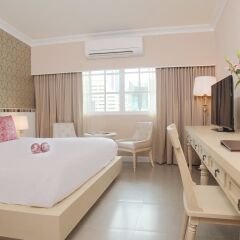 Отель The Raya Surawong Bangkok 4* Улучшенный номер