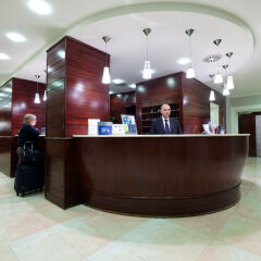 Hotel Delle Nazioni стойка консьержа