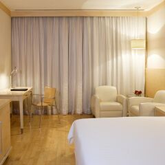 Отель Le Meridien New Delhi Представительский номер