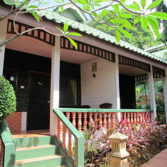 Отель Kata Garden Resort крыльцо
