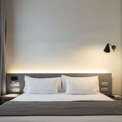 Отель Petit Palace Embassy Serrano 4* Стандартный номер с двуспальной кроватью