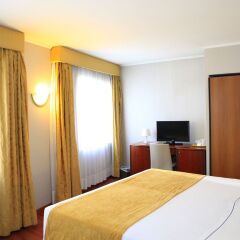 Hotel 3K Madrid 4* Улучшенный номер с двуспальной кроватью