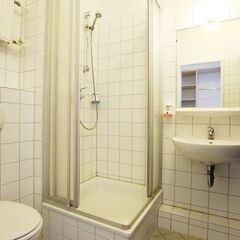 Happy Bed Hostel Стандартный семейный номер с двуспальной кроватью