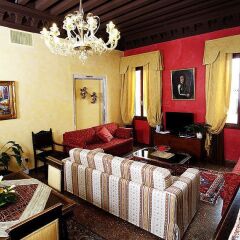 Отель Residence Palazzo Odoni Люкс с различными типами кроватей