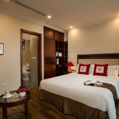 Апартаменты Au Coeur d'Hanoi Apartment Улучшенные апартаменты с различными типами кроватей