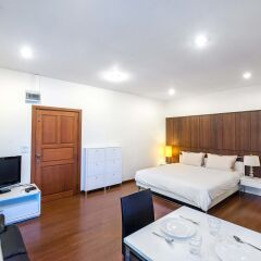 Отель The Boonareya Court By Favstay 3* Студия с различными типами кроватей