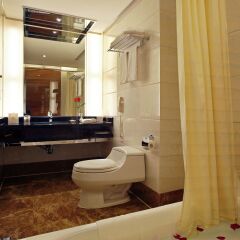 Отель Crowne Plaza Chengdu City Center 4* Улучшенный номер с различными типами кроватей