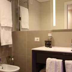 DoubleTree by Hilton Hotel Yerevan City Centre ванная фото 4