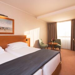 President Hotel 4* Стандартный номер с двуспальной кроватью