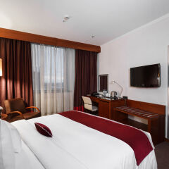 Гостиница DoubleTree by Hilton Novosibirsk 4* Стандартный номер с разными типами кроватей фото 5