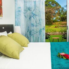 Отель The Pearl South Pacific Resort 4* Номер категории Премиум с двуспальной кроватью