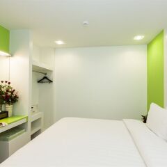 Tuana Patong Holiday Hotel 3* Улучшенный номер разные типы кроватей фото 3