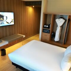 AC Hotel by Marriott, Manchester Salford Quays 4* Улучшенный номер с двуспальной кроватью