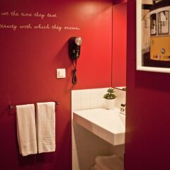 Отель The ART INN Lisbon 2* Стандартный семейный номер с двуспальной кроватью