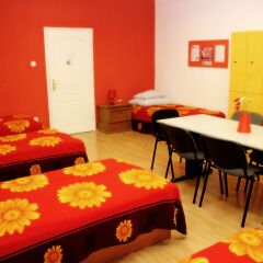 Budapest Budget Hostel Кровать в общем номере с двухъярусной кроватью