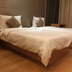 Отель eStay Residence Poly World Trading Center 4* Улучшенный номер с различными типами кроватей