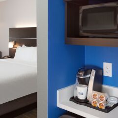 Отель Holiday Inn Express Haskell-Wayne Area 2* Стандартный номер с различными типами кроватей