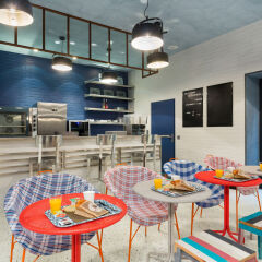 Отель Hôtel OZZ By Happyculture Ницца ресторанный дворик