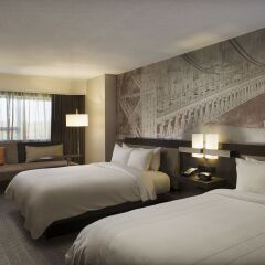 Отель Teaneck Marriott at Glenpointe Стандартный номер с различными типами кроватей