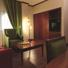 Movenpick Hotel Jeddah 4* Люкс повышенной комфортности с различными типами кроватей