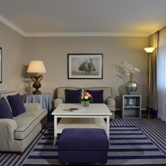 Отель Best Western Premier Parkhotel Kronsberg 4* Люкс с различными типами кроватей
