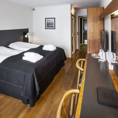 First Hotel Aalborg 4* Улучшенный номер с двуспальной кроватью