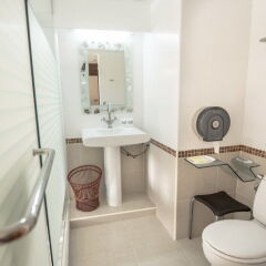 Отель The Bliss South Beach Patong ванная