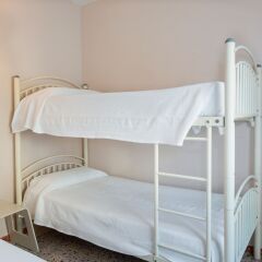 Отель Málaga Inn 2* Кровать в общем номере с двухъярусной кроватью